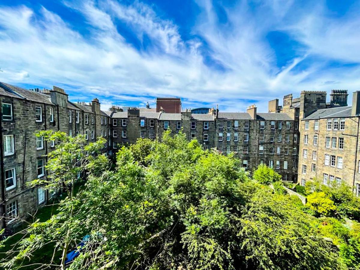 Open Plan 2 Bed Apt, Near Edinburgh Castle Exterior photo