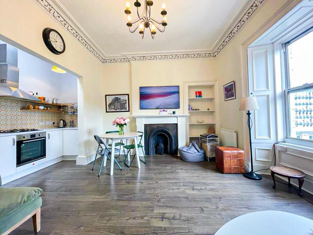Open Plan 2 Bed Apt, Near Edinburgh Castle Exterior photo